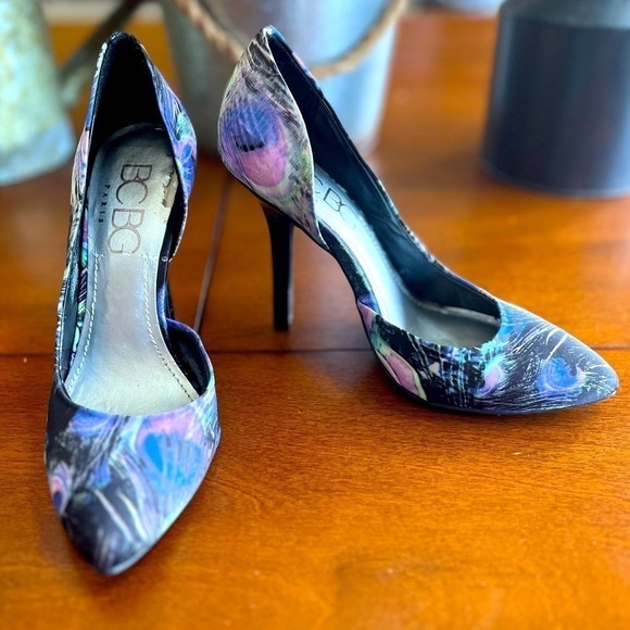 BCBG Peacock heels - Picture 1 of 15